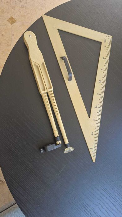 Esquadro e Compasso para Quadro de Sala de Aula