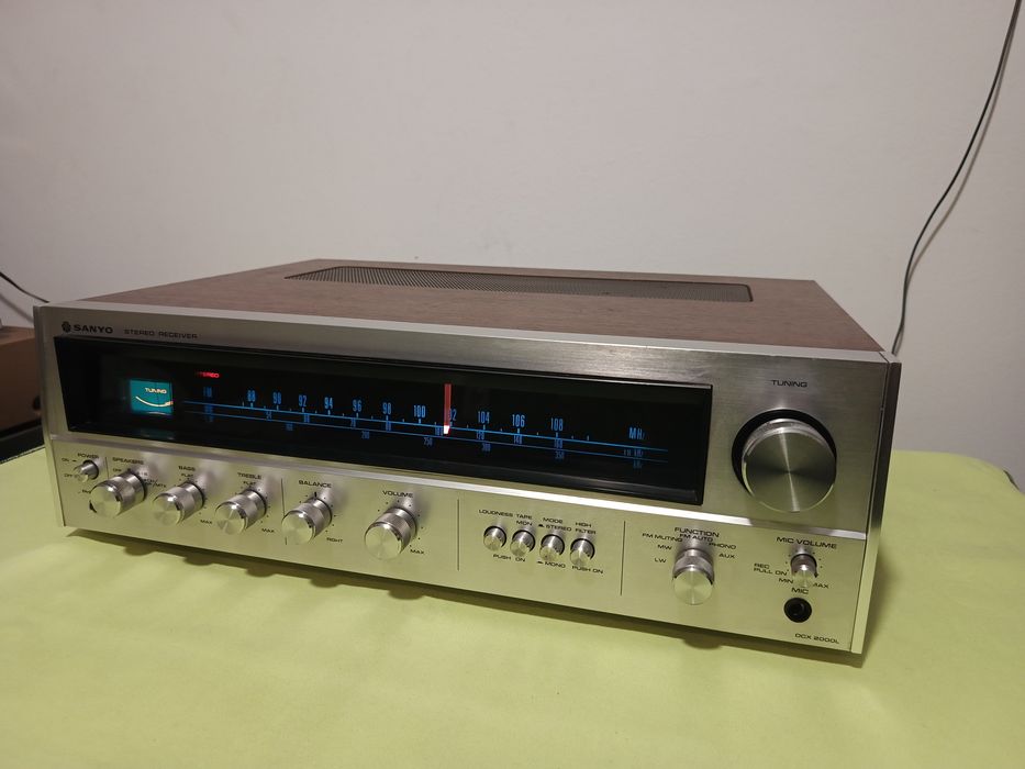 Amplituner SANYO DCX 2000L