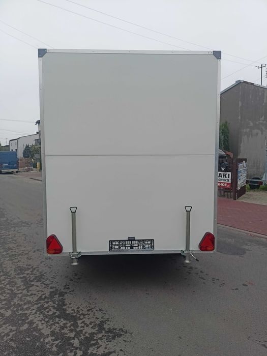 Przyczepa gastronomiczna FOOD TRUCK 750 kg Producent BODEX Radomsko