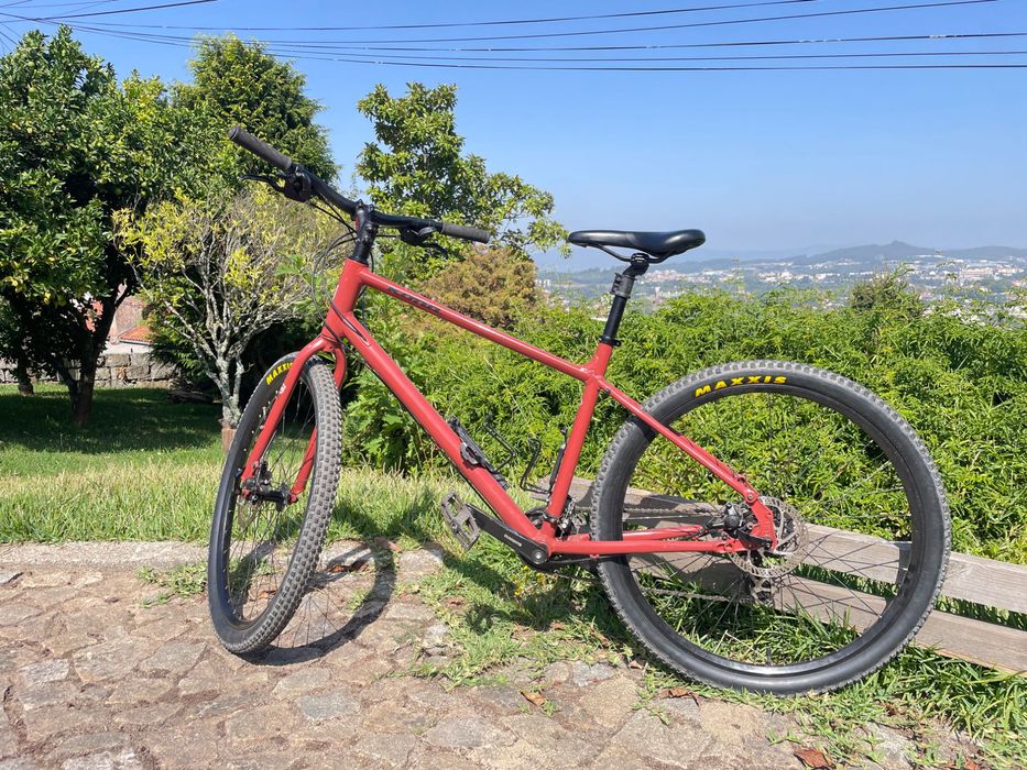 Bicicleta Kona Dew + set de pneus
