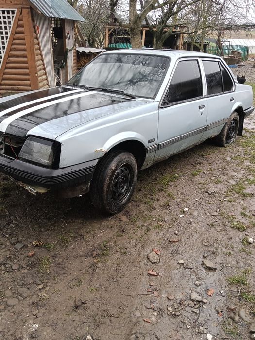 Продам опель аскону не находу , можливо на запчастини з документами, деталі по телефону.