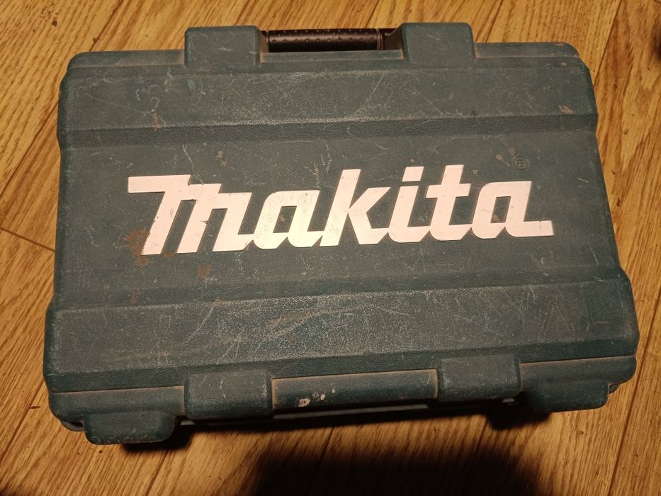 Skrzynka makita df457dwe