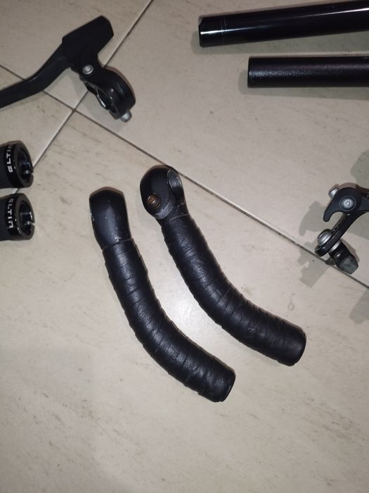lote de acessórios para bicicleta como novos!!