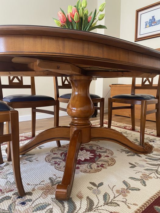 Mesa de jantar em madeira de cerejeira maciça estilo Luis Filipe