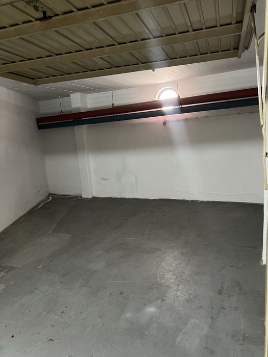 Garagem  para arrendar no Rio de Mouro