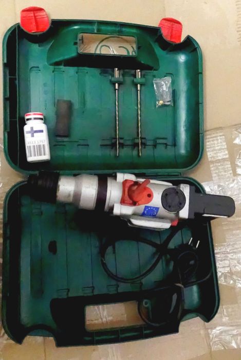 Перфоратор с ручкой держаком + подарок .