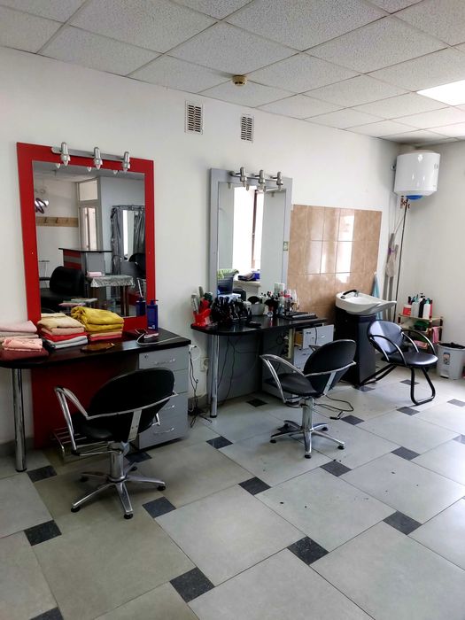 Продається обладнання для перукарні