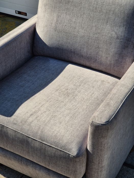 Grande Poltrona Tecido Cinza