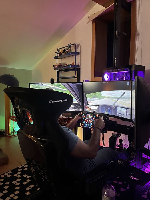 3 monitores Odissey G5 27”  2K 165hz