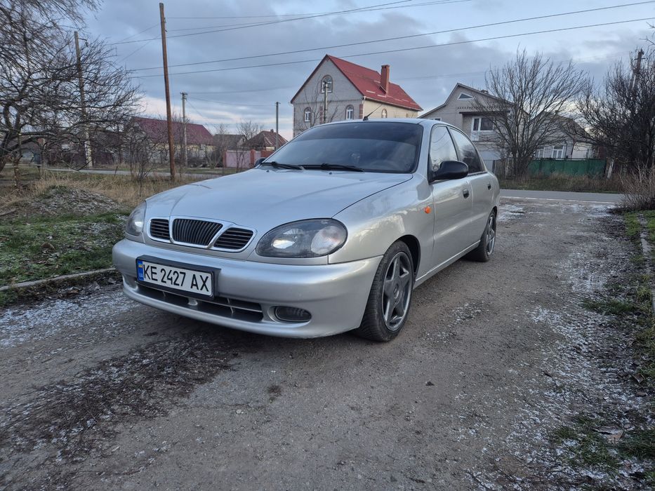 продам ланос поляк 1.5 бензин, состояние идеальное ,максимальная комплектация ,корозии, рыжиков нету вообще , в машину вложенно много денег , недавно полностью переварили новые пороги 400 доларов, диски 300 дол,резина зима , акум новый ,гидрач,электро стеклоподьемники ,рабочий кондер , дорогой свет
возможен маленький торг возле авто