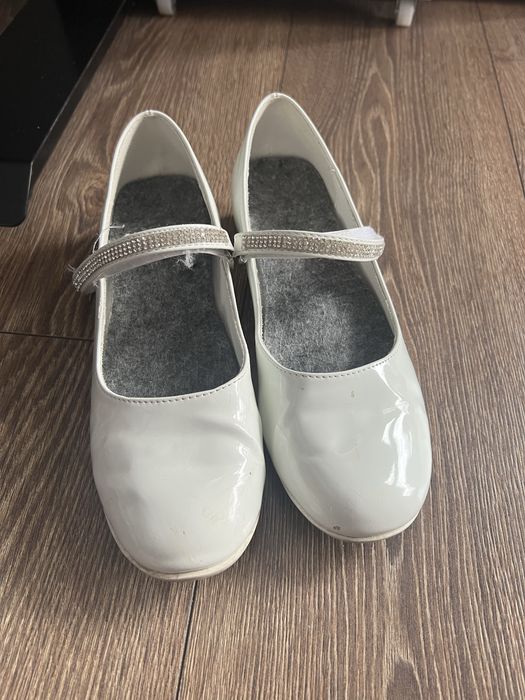 Białe lakierki baleriny komunia rozm 37-38
