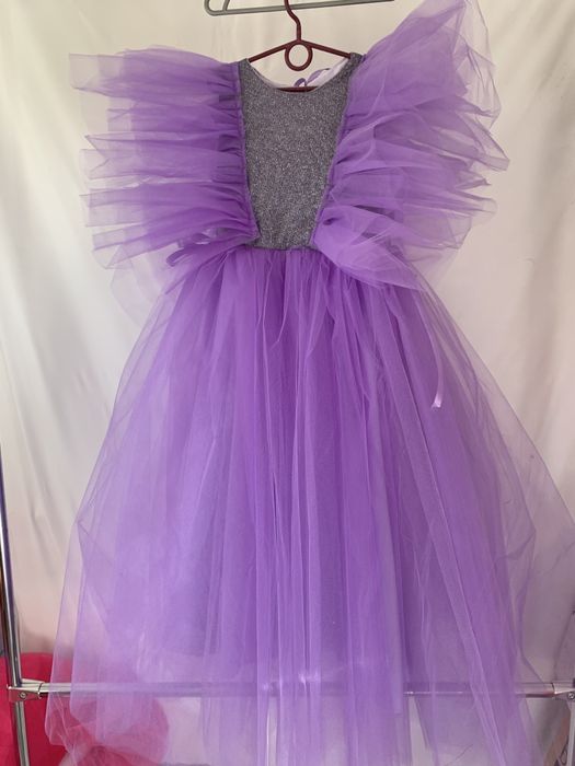 Сукня на 7 років на випускний у садочок довга пишна з фатіну