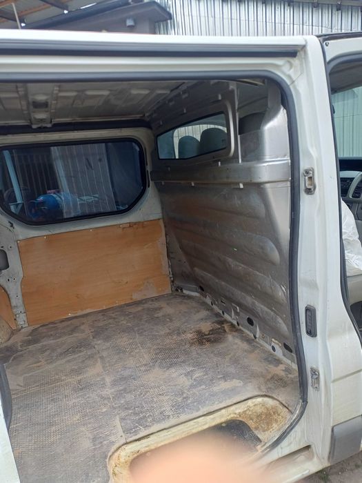 Opel vivaro 1.9 2002r