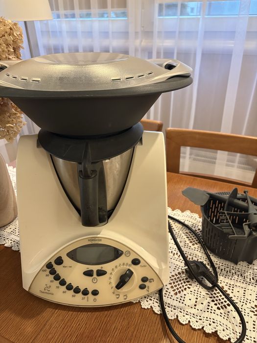 Thermomix Vorwerk TM21 z Varomą i akcesoriami