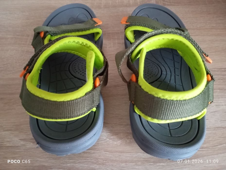 Босоніжки Lefties