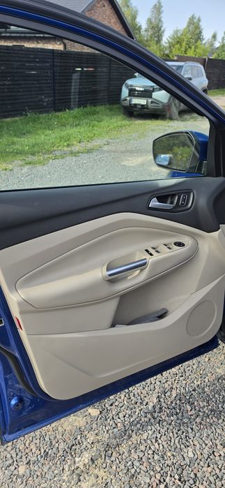автомобиль  ford escape