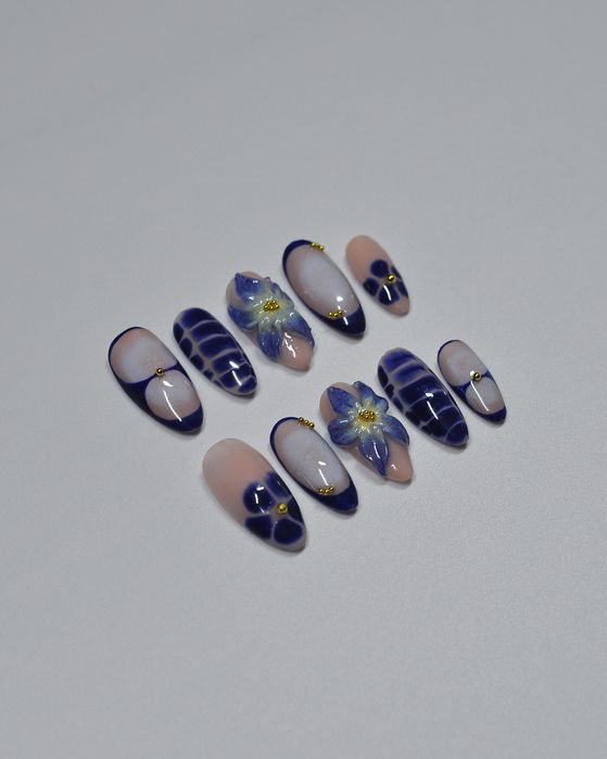 Press on nails tipsy