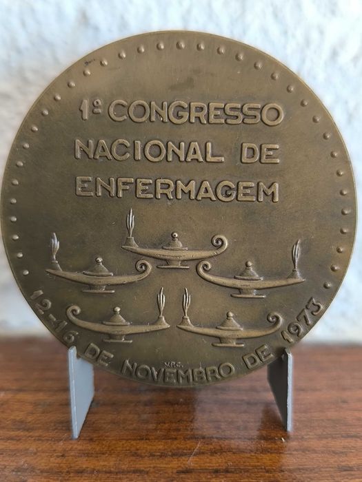 Medalha em Bronze comemorativa do 1º Congresso Nacional de Enfermagem, 12 a 16Novembro de 1973