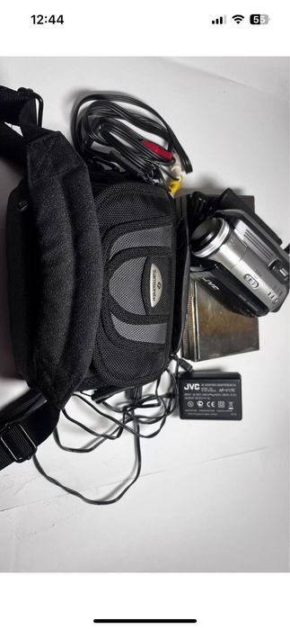 JVC GZ-MG77U Camcorder