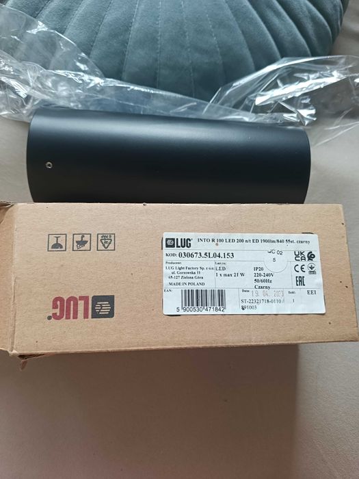 Lampa LED tuba czarna LUG