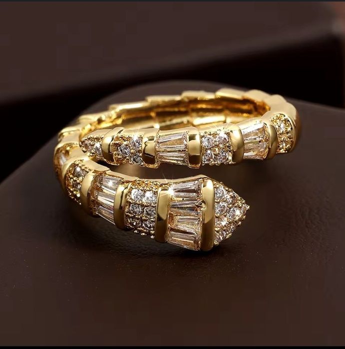 Кольца  серьги браслеты  Bulgari Serpenti Viper "Змея"