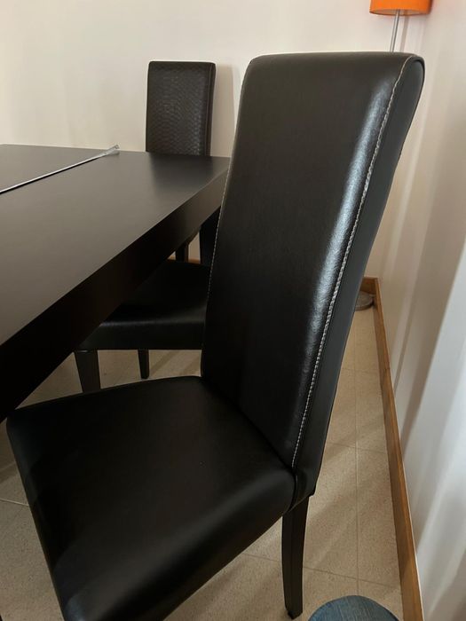 Mesa de Jantar Extensível com 6 Cadeiras em Pele — Excelente Estado