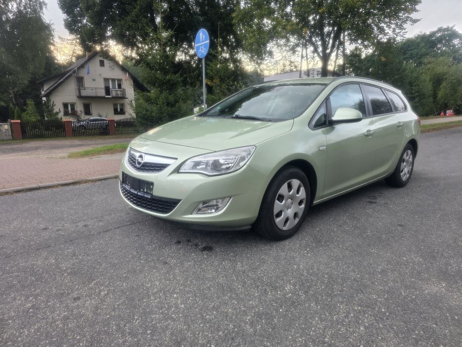 Opel Astra J Kombi! 1.6 Benz! "AUTOMAT" z Niemiec !