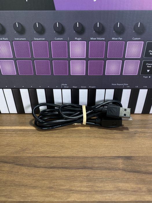 Novation FLkey Mini (Доставимо кур’єром — БЕЗКОШТОВНО!)