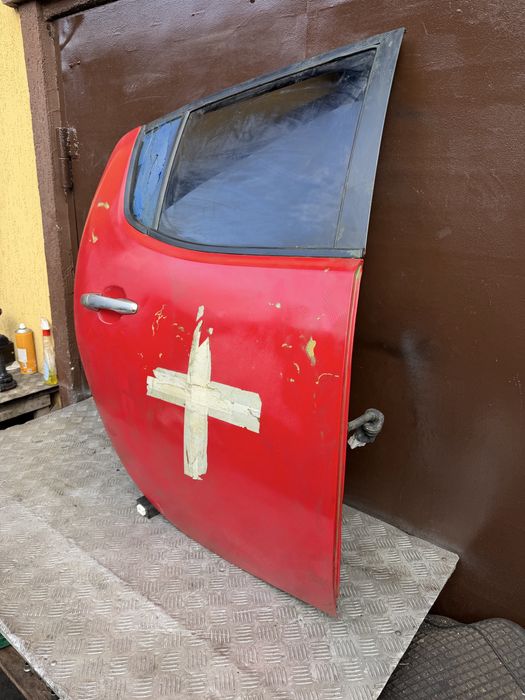 Дверь зад в сборе Mitsubishi l200 год 08 митсубиси л200