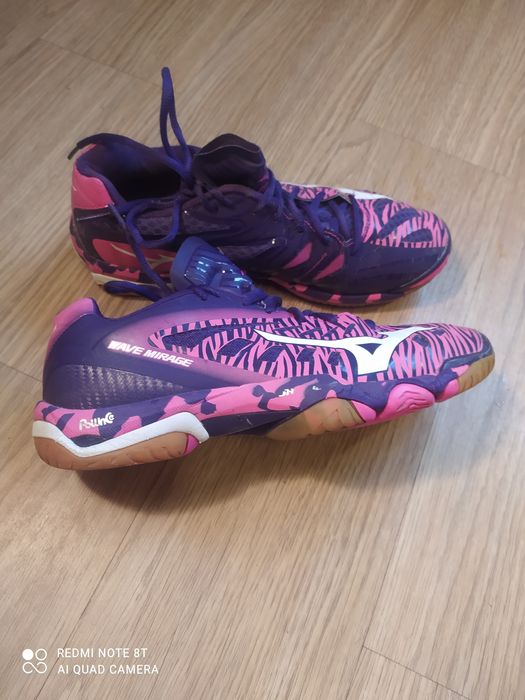 Футзалки японського бренду mizuno