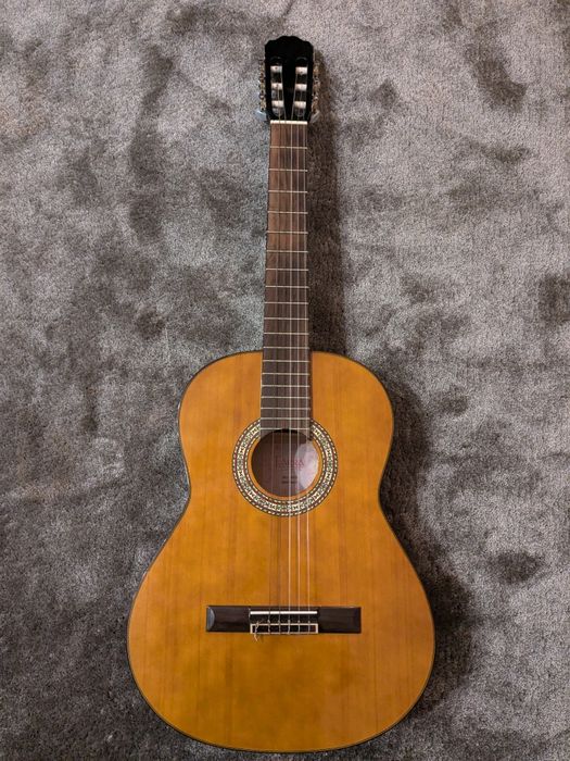 Gitara instrument farra brązowa drewniana