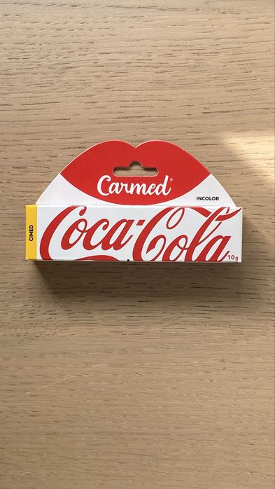Hidratante Labial Carmed + Coca-Cola Incolor