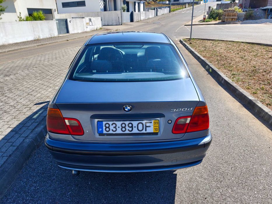 BMW 320D   sedan