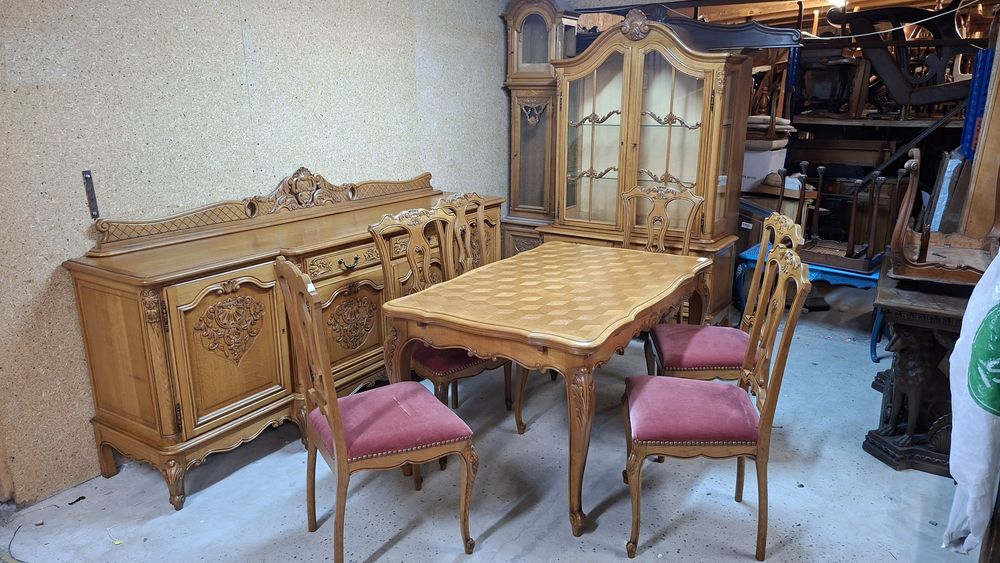 Zestaw ludwikowski do salonu lub jadalni  . Komoda  witryna stol 6 krzeseł