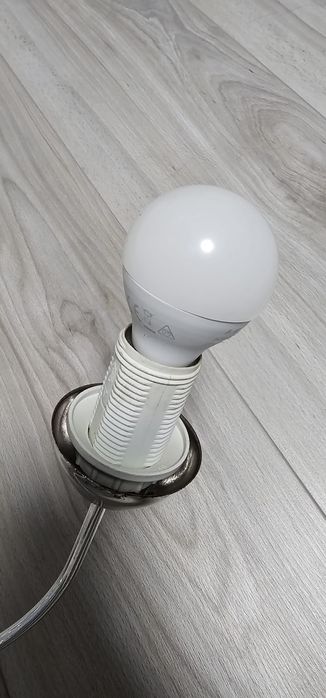 Duża solidna lampa Loftowa plus żarówki Tanio