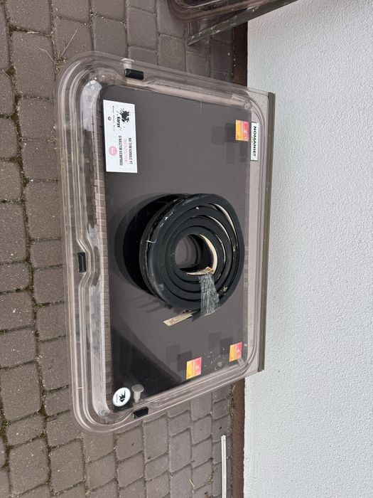 Szyby do przyczepy kempingowej