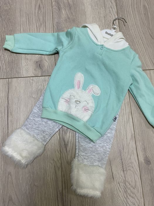 Костюмчик для дівчинки утеплений.