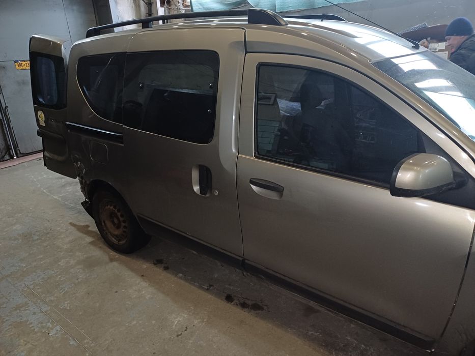 Renault Dokker дверь передняя/задняя/левая/правая/разборка