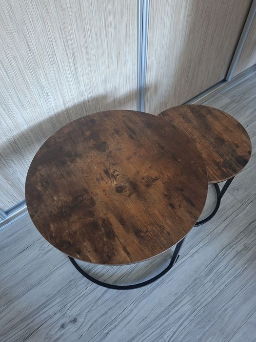 Komplet stolików w stylu looftowym
