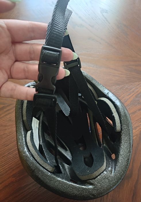 Продам шолом для їзди на велосипеді