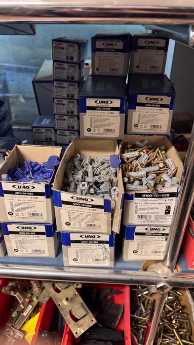 Kołki Rawlplug UNO z wkrętami 5/6/8/10 mm – wyprzedaż