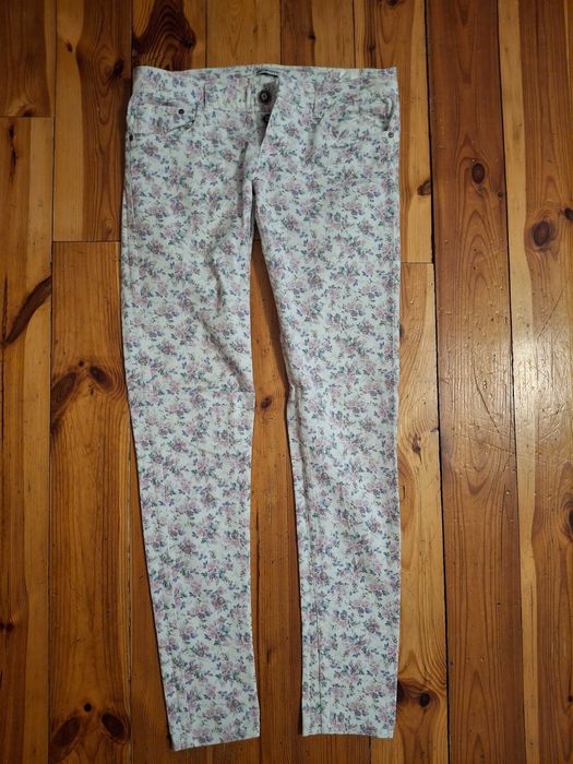 Spodnie w kwiaty rozm S