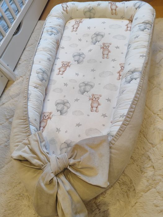 Kokon maxi beżowy velvet w misie z balonikami