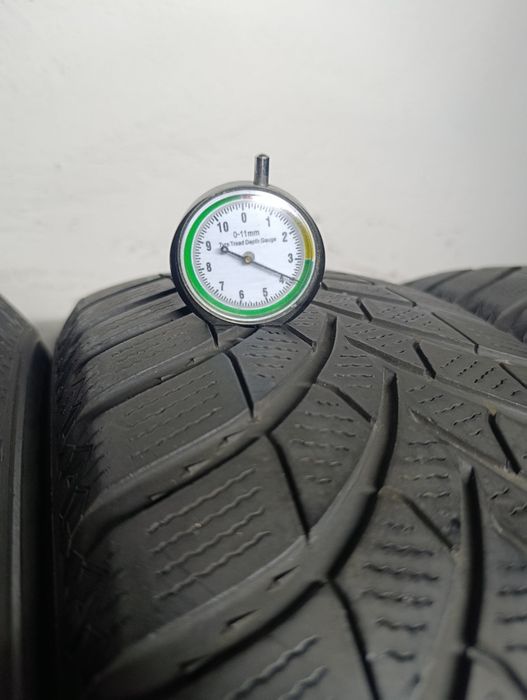 Шини резина 215*65 R17 Semperit