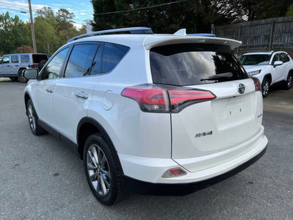 Toyota RAV4 Limited      2018