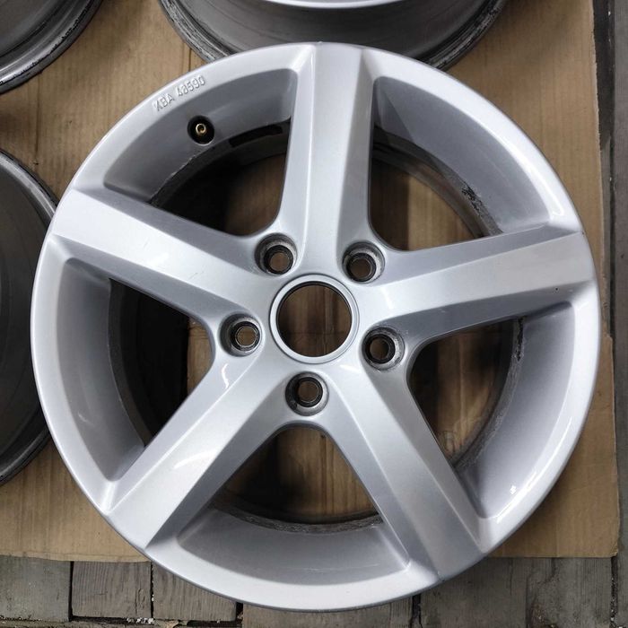 R15 6j ET43 оригінал VW Golf диски 5x112 ЦО 57.1