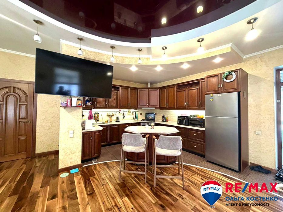 Будинок 235 м. 18 сот. Глеваха. 17 кВ. Газ. Ремонт. Меблі Автономність