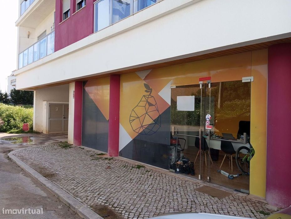 Loja destinada a comercio, Indústria ou Serviços com arrecadação e ace