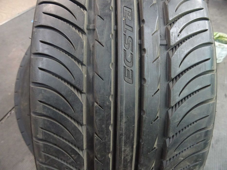 opona 235/30ZR20 235/30R20 KUMHO ECSTA SPT88 Y (200 netto)