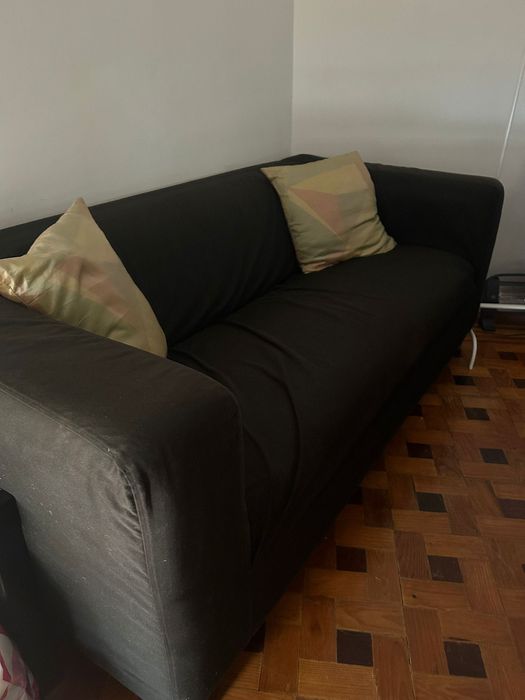 Sofá preto em perfeto estado